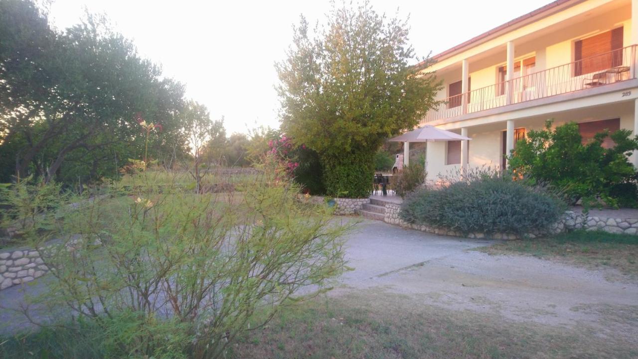 Apartment Vidas Kampor Екстериор снимка