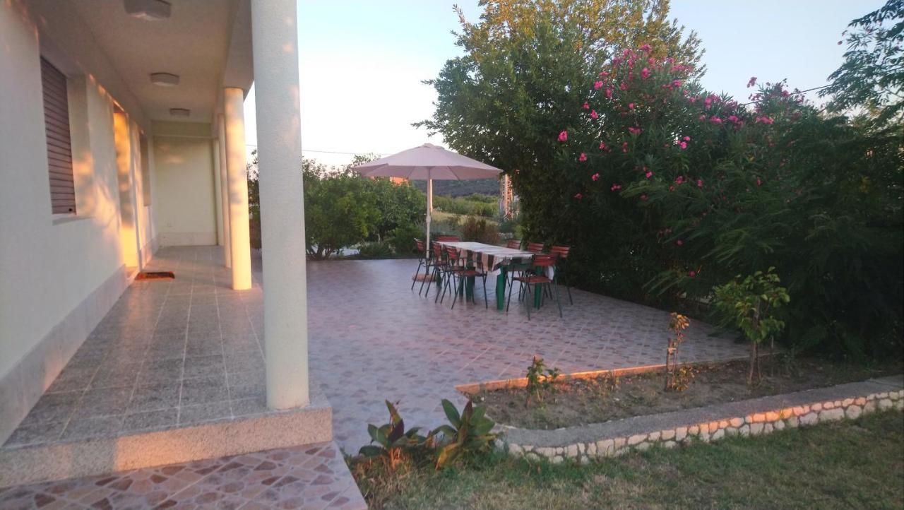 Apartment Vidas Kampor Екстериор снимка